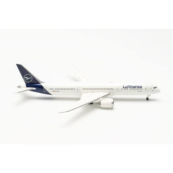 Model B787-9 Lufthansa 2018 Frankfurt 1:500