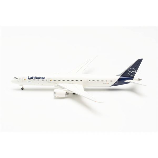 Model B787-9 Lufthansa 2018 Frankfurt 1:500