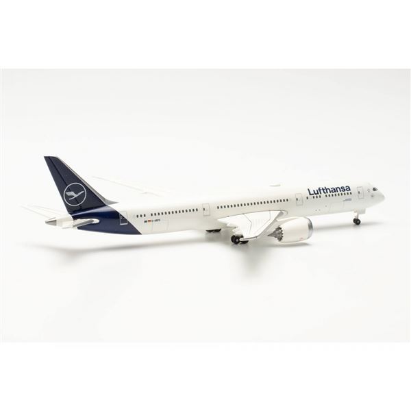 Model B787-9 Lufthansa 2018 Frankfurt 1:500
