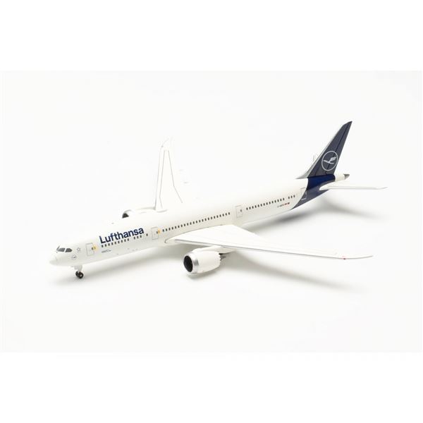 Model B787-9 Lufthansa 2018 Frankfurt 1:500