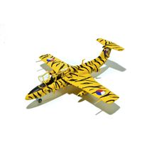 Model L-29 Delfin No. 2853 "Tiger" CAF 1:72