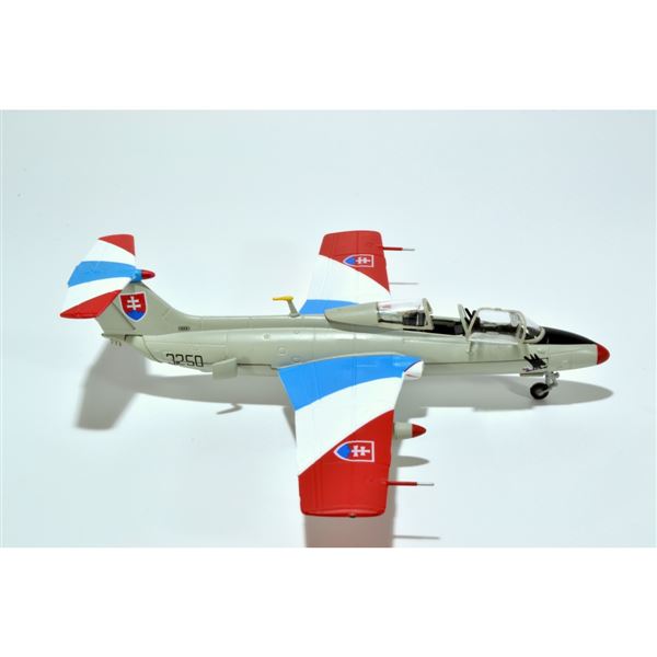 Model L-29 Delfín No. 3250 SAF 1:72